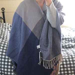 Uniqlo NWT Women 2 Way Stole/Shawl